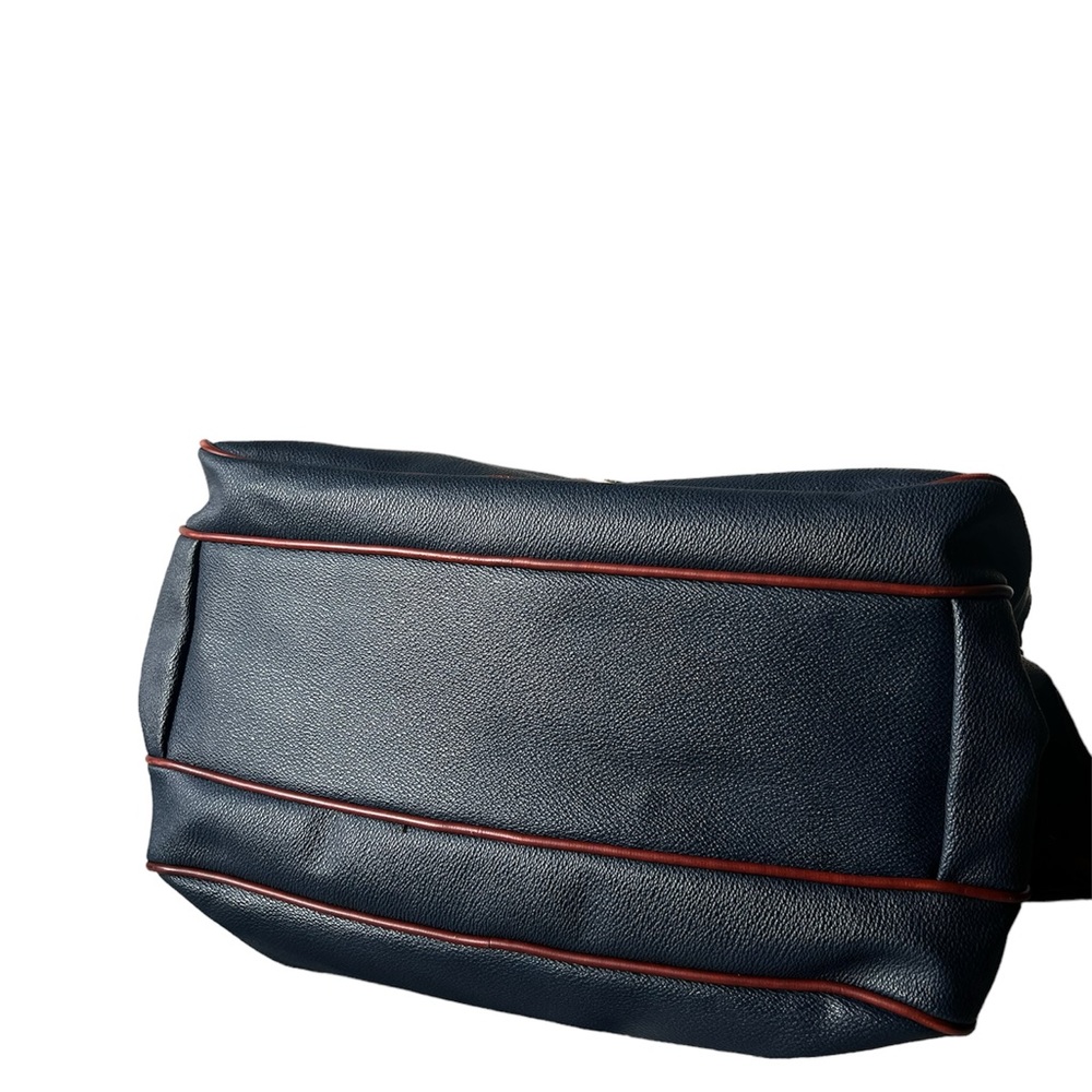 Authentic Burberrys Large travel Bag - Picture 4 of 12